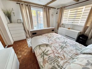 Bedroom- click for photo gallery